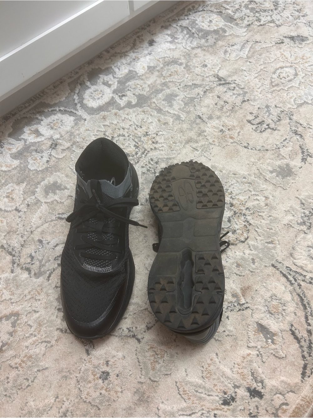 Men's Black Athletic Running Shoes with Cushioned Support